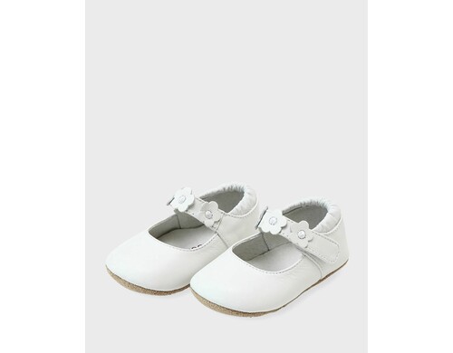 Детская кроватка Girl&apos;s Hope из мягкой кожи с цветочным ремнем Mary Jane, Baby L&apos;Amour Shoes, цвет White