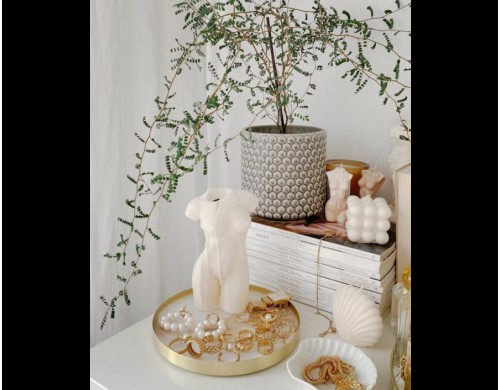 Свеча формовая Тело