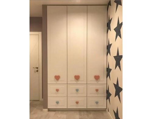 Шкаф в детскую комнату